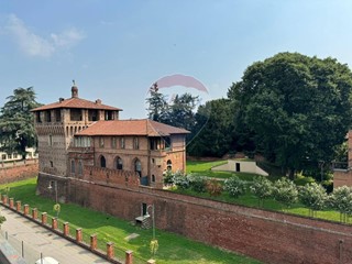 Casa Indipendente in Vendita a Galliate, 370'000€, 350 m²