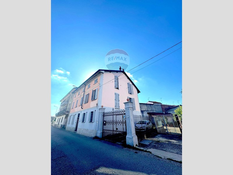 Casa Semi Indipendente in Vendita a Cerano, 193'000€, 164 m²