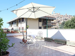 Trilocale in Vendita a Palombara Sabina, 148'000€, 120 m²