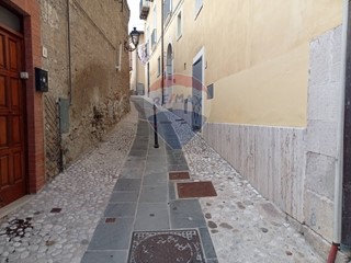 Bilocale in Vendita a Ceppaloni, 30'000€, 70 m²