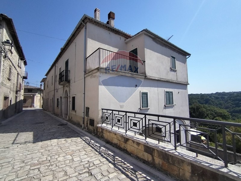 Casa Indipendente in Vendita a Pontelandolfo, 58'500&euro;, 150 m²