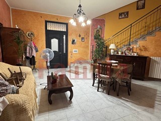 Casa Indipendente in Vendita a Sirignano, 125'000€, 150 m²