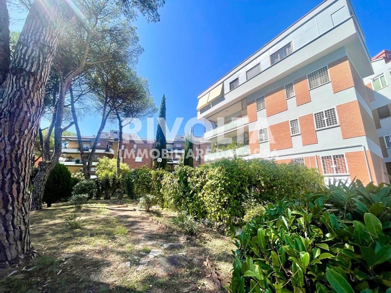 Quadrilocale in Vendita a Roma, 495'000&euro;, 160 m²
