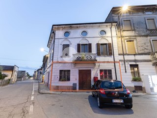 Ufficio in Vendita a Persico Dosimo, 40'000&euro;, 90 m²