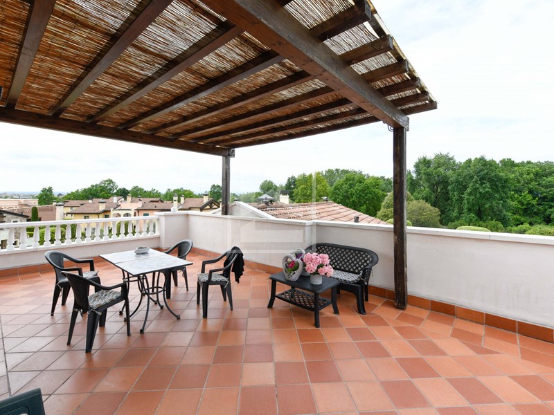 Trilocale in Vendita a Peschiera del Garda, 380'000€, 100 m²