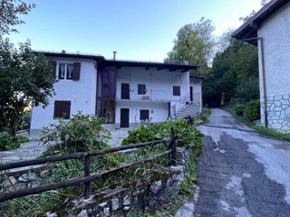 Casa Indipendente in Vendita a Chiusa di Pesio, 100'000€, 90 m²