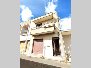 Appartamento in Vendita a Sannicola, 100'000€, 145 m²