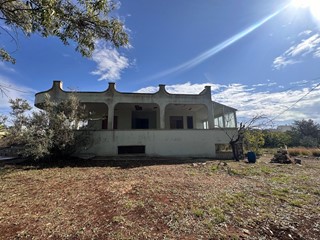 Casa Indipendente in Vendita a Parabita, 106'000€, 4700 m²