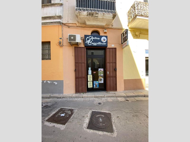 Attività commerciale in Vendita a Alezio, 270'000€, 55 m²