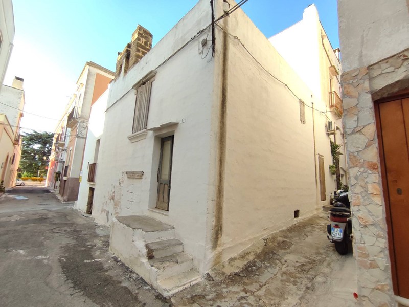 Casa Indipendente in Vendita a Matino, 120'000€, 131 m²