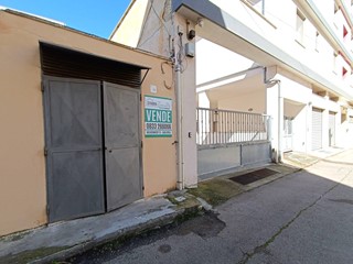 Attività commerciale in Vendita a Gallipoli, 109'000&euro;, 195 m²