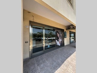 Attività commerciale in Vendita a Alezio, 119'000€, 55 m²
