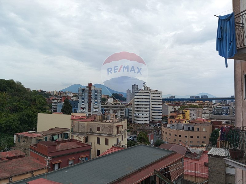 Trilocale in Vendita a Napoli, 187'000€, 80 m²