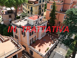 Villa in Vendita a Roma, 3'450'000€, 450 m²