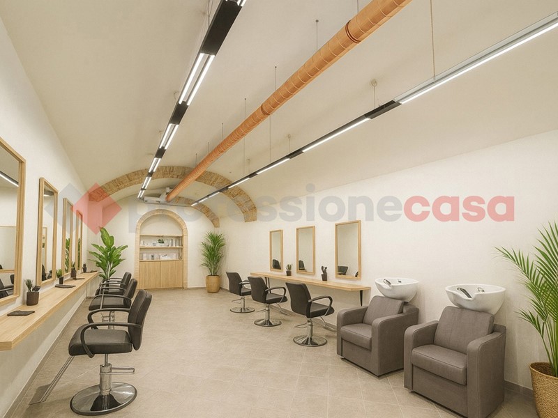 Negozio in Vendita a Marino, 105'000€, 103 m²