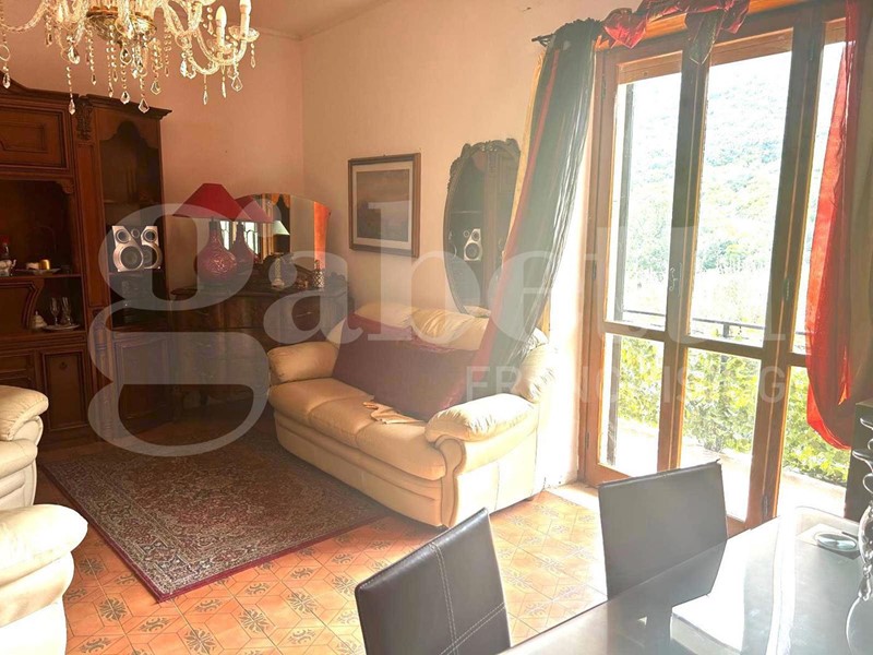 Casa Indipendente in Vendita a Terracina, 145'000€, 244 m², arredato