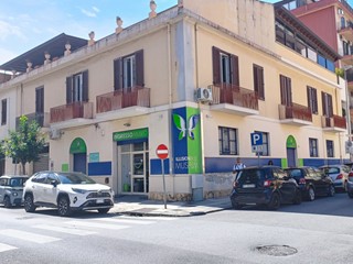 Attività commerciale in Vendita a Milazzo, 100'000€, 265 m²