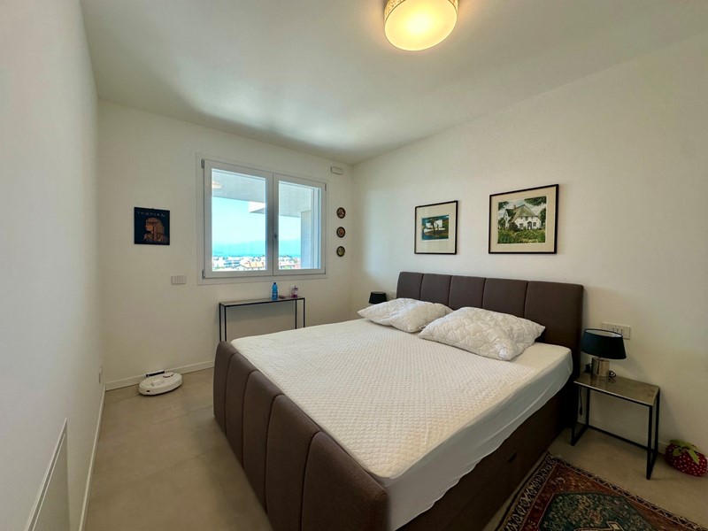 Bilocale in Affitto a Peschiera del Garda, 1'500€, 90 m², arredato