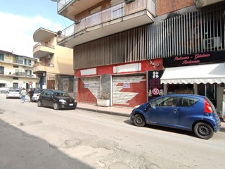Attività commerciale in Vendita a Caivano, 85'000€, 108 m²