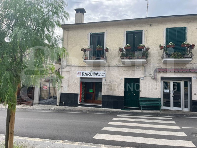 Negozio in Affitto a Piedimonte Matese, 850€, 104 m²