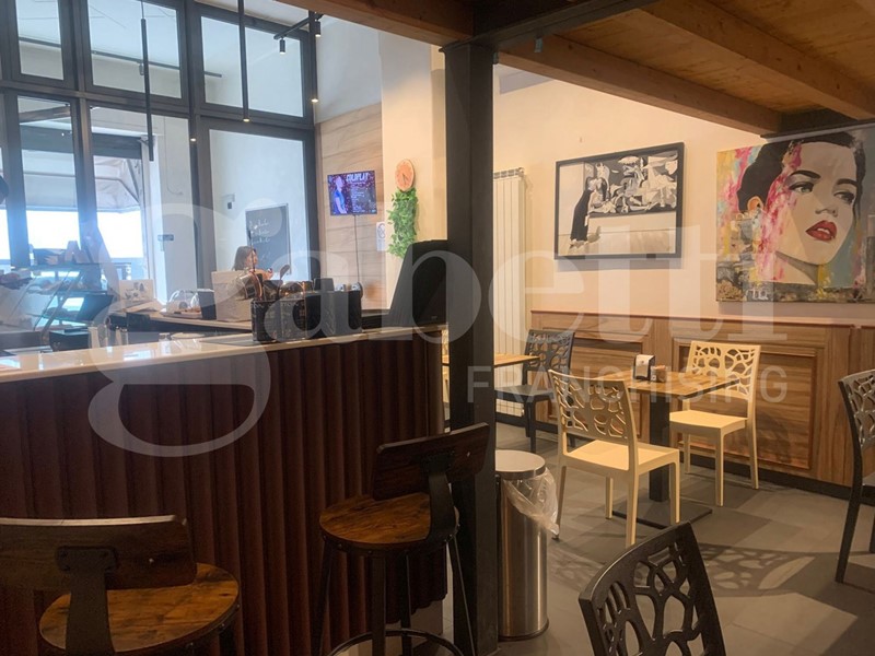 Negozio in Vendita a Bergamo, 330'000€, 100 m², arredato