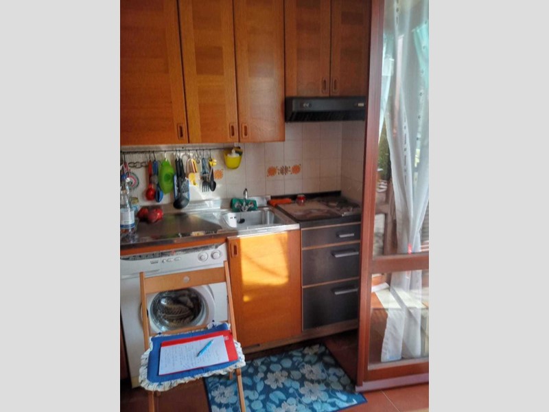 Trilocale in Vendita a Carro, zona Ziona, 60'000€, 33 m², arredato, con Box