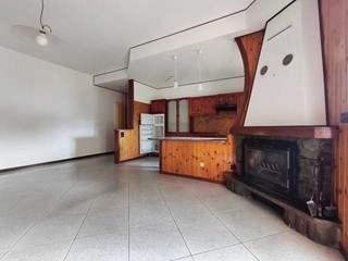 Trilocale in Vendita a Monterenzio, 129'000€, 85 m², con Box
