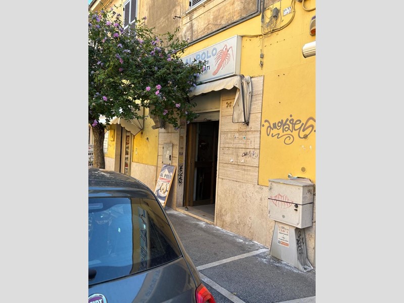 Immobile commerciale in Vendita a Nettuno, 65'000€, 40 m²