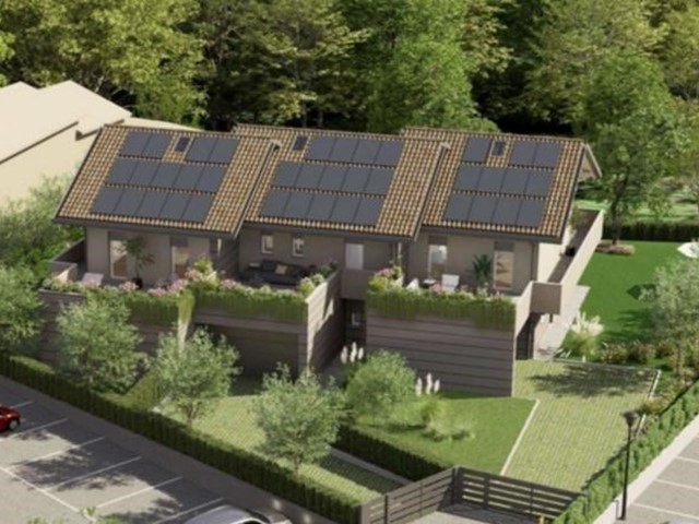 Casa Semi Indipendente in Vendita a Cadorago, 465'000€, 150 m², con Box