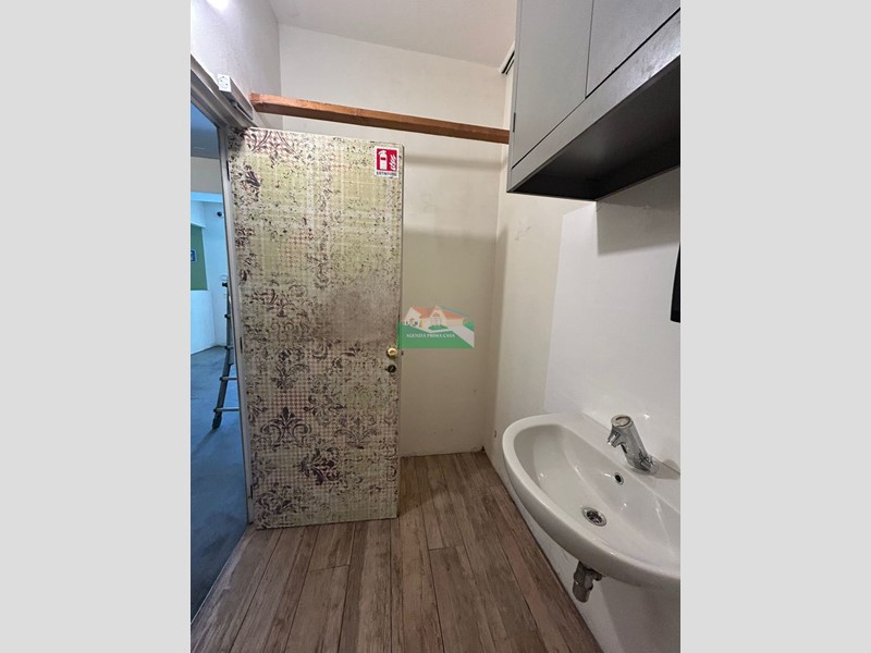 Immobile commerciale in Vendita a Ravenna, 200'000€, 90 m²