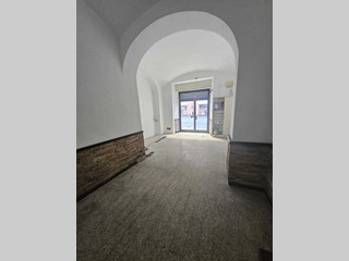 Immobile commerciale in Vendita a Savona, 85'000€, 80 m²