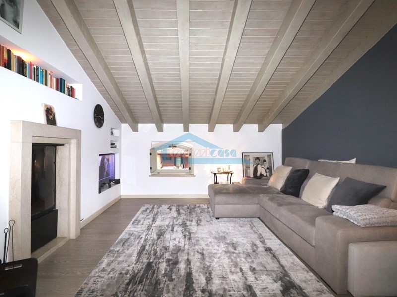 Quadrilocale in Vendita a Erbusco, 260'000€, 160 m², con Box