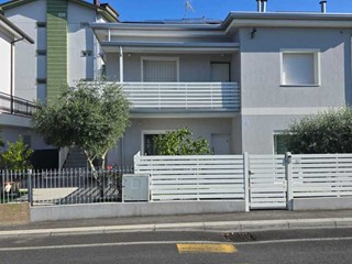 Casa Indipendente in Vendita a Rimini, zona VISERBA, 469'000€, 120 m²