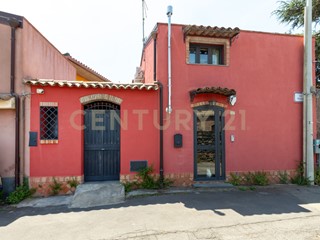Casa Indipendente in Vendita a Aci Bonaccorsi, 124'000€, 100 m², arredato