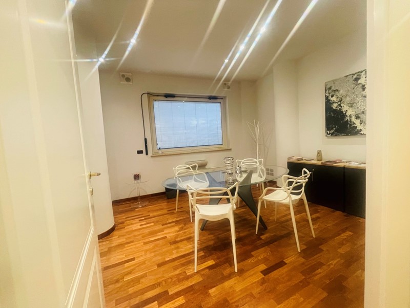 Appartamento in Vendita a San Benedetto del Tronto, zona centro, 410'000€, 73 m²