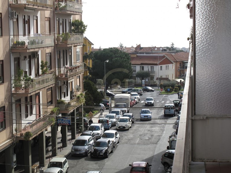 Appartamento in Affitto a Mascalucia, zona Centro, 790€, 200 m²