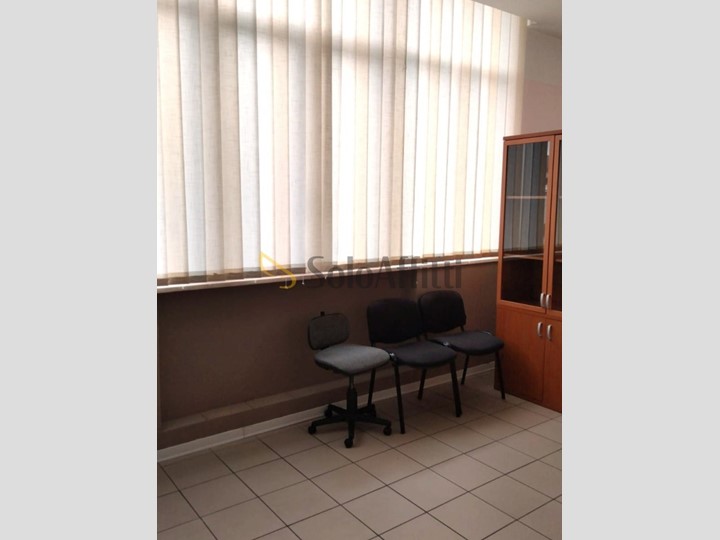 Ufficio in Affitto a Ancona, zona Torrette, 300€, 120 m²