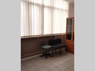 Ufficio in Affitto a Ancona, zona Torrette, 300€, 120 m²