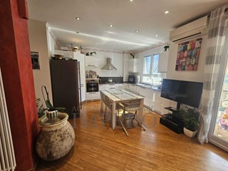 Bilocale in Vendita a Ventimiglia, zona Roverino, 149'000€, 65 m²