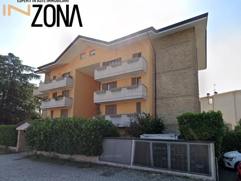 Trilocale in Vendita a Limbiate, 75'000€, 91 m²