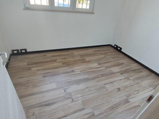 Ufficio in Affitto a Lucca, zona Pontetetto, 250€, 9 m²