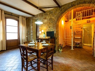 Appartamento in Vendita a Chianni, 259'000€, 135 m², arredato