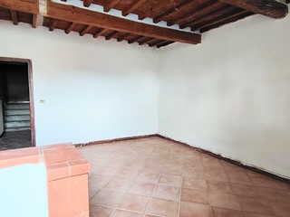 Casa Indipendente in Vendita a Montopoli in Val d'Arno, zona San Romano, 79'000€, 110 m²