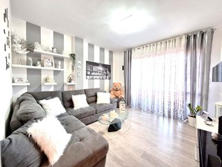 Appartamento in Vendita a Cascina, 150'000€, 120 m², con Box