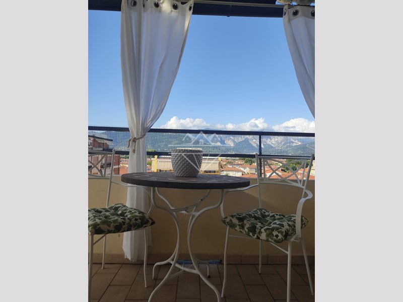 Attico in Affitto a Carrara, zona Marina di Carrara, 700€, 63 m², arredato