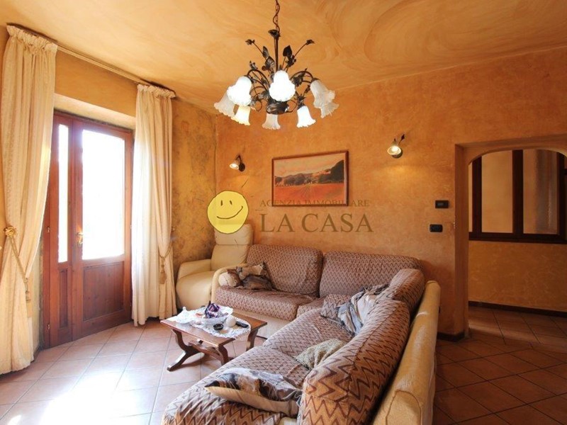 Appartamento in Vendita a Castelfranco Piandiscò, zona Faella, 125'000€, 110 m²