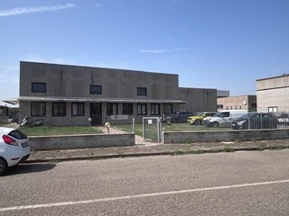 Capannone in Vendita a Pontedera, zona Gello, 820'000€, 1440 m²