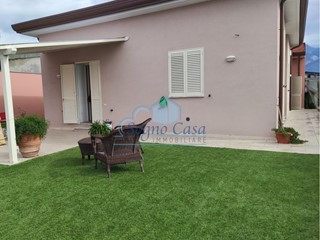 Villa in Vendita a Carrara, zona Marina di Carrara, 385'000€, 110 m², arredato