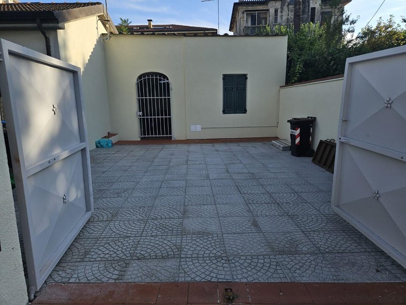 Casa Semi Indipendente in Affitto a Carrara, zona Marina di Carrara, 800€, 45 m², arredato