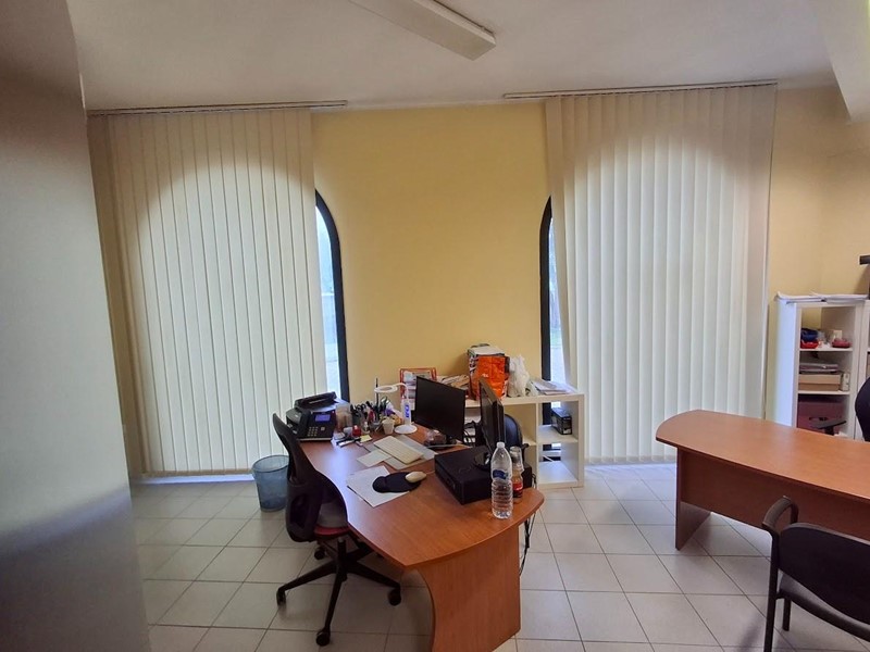 Laboratorio in Affitto a Pisa, zona Ospedaletto, 1'700€, 170 m²